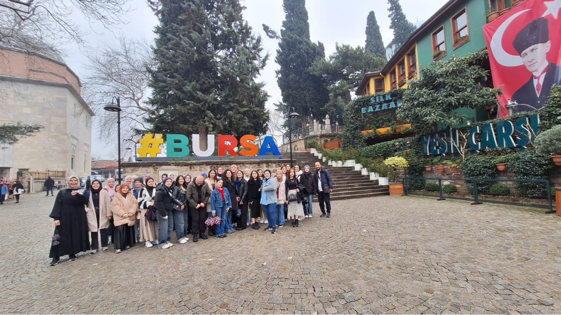  Okulumuz gezi kulübü tarafından Uludağ Üniversitesi ile Bursa'daki tarihi mekanlara gezi düzenlenmiştir.