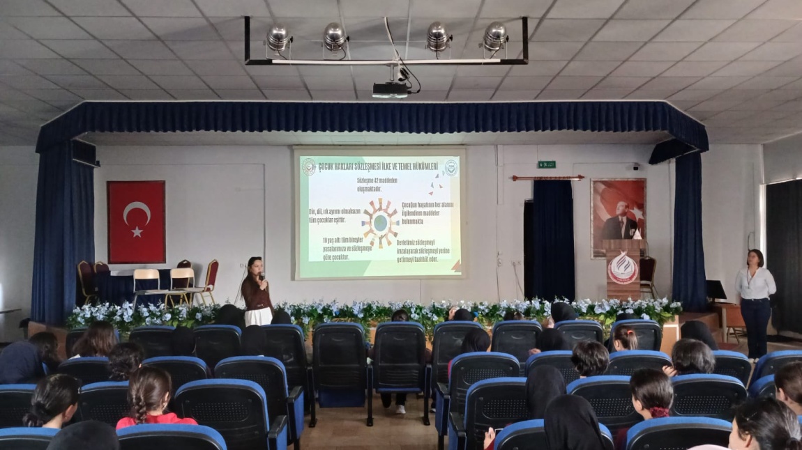 Aydın Aile ve Sosyal Hizmetler İl Müdürlüğü, Aydın Çocuk Hakları İl Çocuk Komitesi tarafından 6. ve 7. sınıf öğrencilerine 